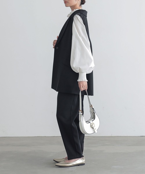 osharewalker（オシャレウォーカー）の「『フリル×Vデザインハイネックブラウス』（シャツ/ブラウス・レディース・ブラック/アイボリー/グリーン/ボルドー/グレイッシュベージュ/ネイビー/チャコール・1/2）」の22枚目の写真