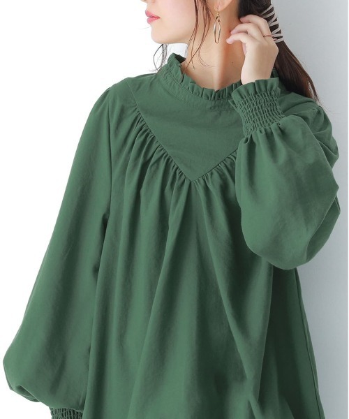 osharewalker（オシャレウォーカー）の「『フリル×Vデザインハイネックブラウス』（シャツ/ブラウス・レディース・ブラック/アイボリー/グリーン/ボルドー/グレイッシュベージュ/ネイビー/チャコール・1/2）」の9枚目の写真