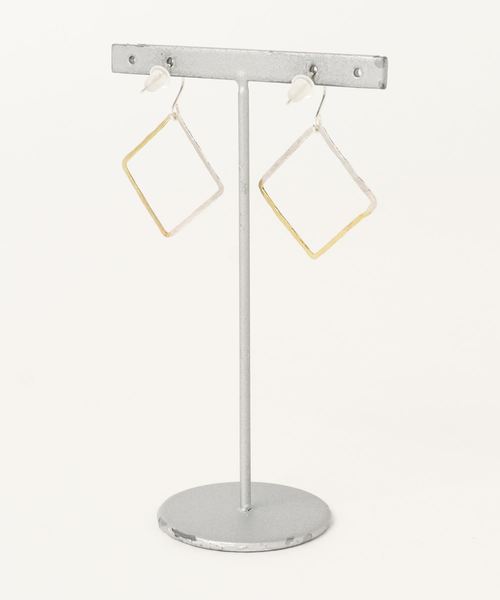 tone(トーン)の「【ray silver works】四角真鍮×シルバーピアス(L)(ピアス(両耳用)・レディース・ゴールド系その他・FREE)」の2枚目の写真