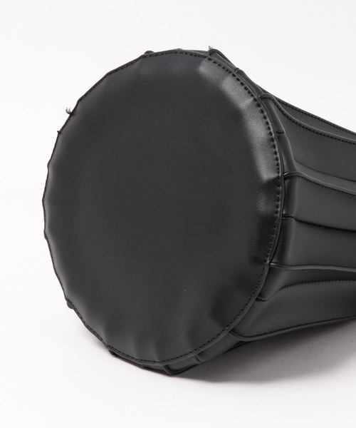 KOBE LETTUCE（コウベレタス）の「ショルダー付きプリーツ2WAYハンドバッグ（ショルダーバッグ・レディース・グレイッシュベージュ/イエロー系その他/ブラック・FREE）」の4枚目の写真