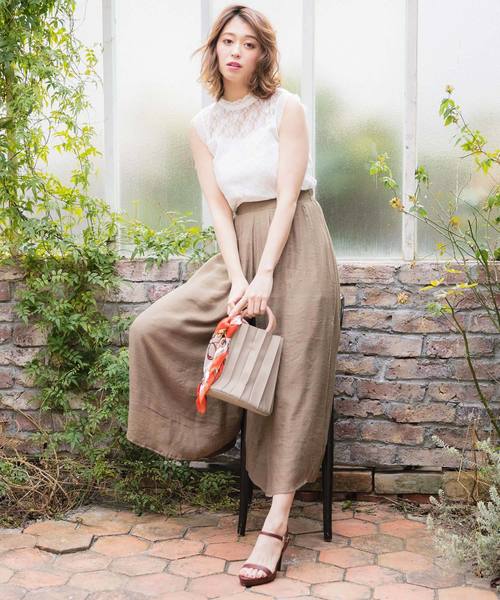 KOBE LETTUCE（コウベレタス）の「ショルダー付きプリーツ2WAYハンドバッグ（ショルダーバッグ・レディース・グレイッシュベージュ/イエロー系その他/ブラック・FREE）」の14枚目の写真