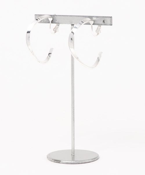 LOWRYS FARM（ローリーズファーム）の「ヒネリフープイヤリング　840206（イヤリング・レディース・シルバー/ゴールド・FREE）」の2枚目の写真