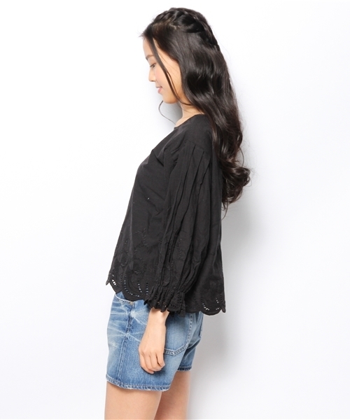 mystic（ミスティック）の「スカラップ刺繍ブラウス（シャツ/ブラウス・レディース・オフホワイト/ベージュ/レッド/ブラック・ﾌﾘ-）」の10枚目の写真