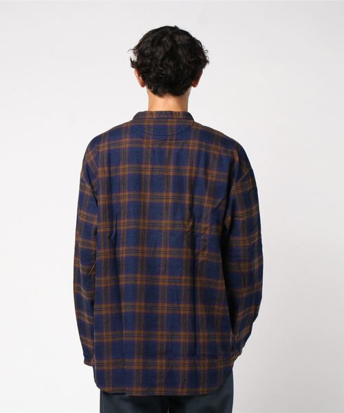 EEL（イール）の「EEL/イール　別注　チャコールヘンリー（シャツ/ブラウス・メンズ・ブラウン/レッド・XS/M/L）」の3枚目の写真