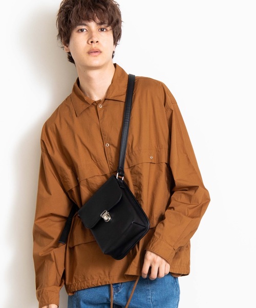 WEGO（ウィゴー）の「WEGO/シンセティックレザーフラップミニショルダー（ショルダーバッグ・メンズ・ブラック/グレー・FREE）」の6枚目の写真