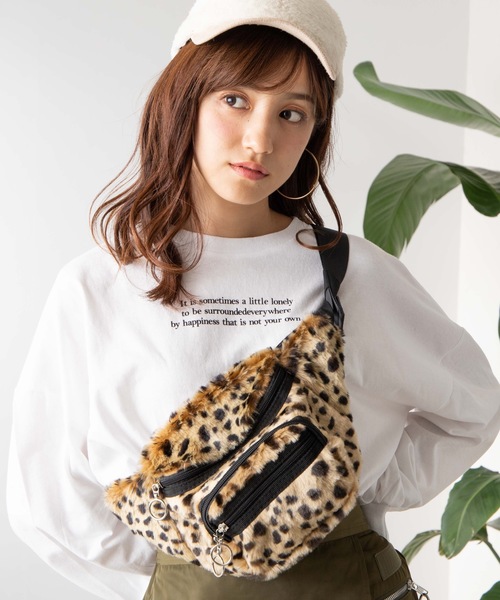 WEGO（ウィゴー）の「WEGO/ファーリングジップウエストバッグ（ボディバッグ/ウエストポーチ・レディース・ブラック/パープル/その他1/その他2・FREE）」の5枚目の写真