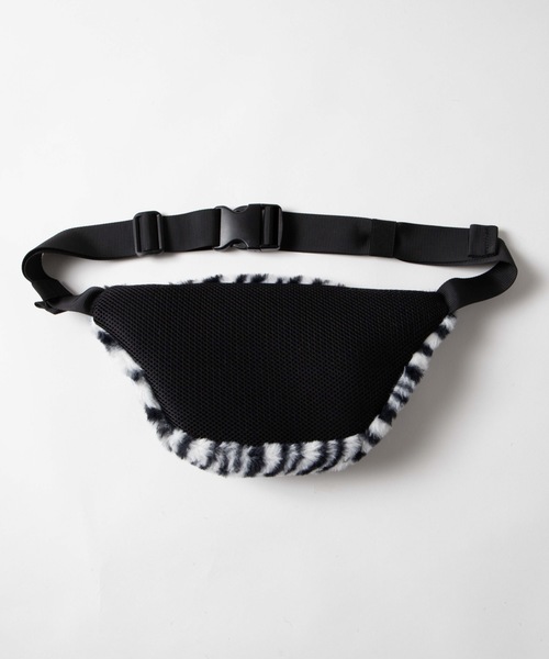 WEGO（ウィゴー）の「WEGO/ファーリングジップウエストバッグ（ボディバッグ/ウエストポーチ・レディース・ブラック/パープル/その他1/その他2・FREE）」の12枚目の写真