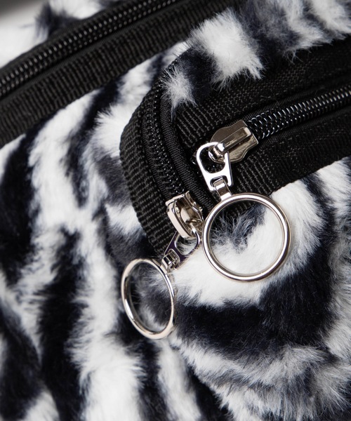 WEGO（ウィゴー）の「WEGO/ファーリングジップウエストバッグ（ボディバッグ/ウエストポーチ・レディース・ブラック/パープル/その他1/その他2・FREE）」の13枚目の写真