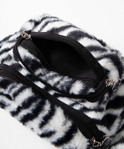 WEGO（ウィゴー）の「WEGO/ファーリングジップウエストバッグ（ボディバッグ/ウエストポーチ・レディース・ブラック/パープル/その他1/その他2・FREE）」の18枚目の写真