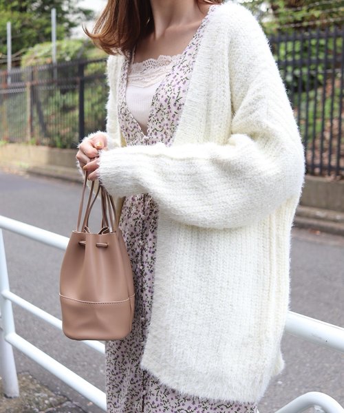 flower（フラワー）の「エアリーシャギーカーディガン（カーディガン/ボレロ・レディース・ブラウン/ピンク/アイボリー・FREE）」の2枚目の写真