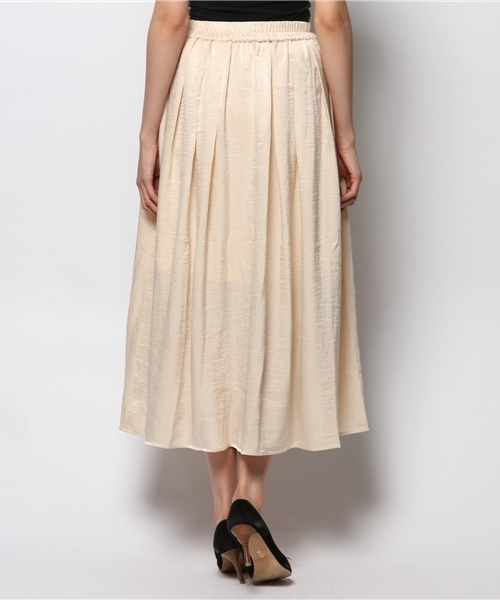 MOUSSY(マウジー)の「Satin LONG SK(スカート・レディース・ネイビー/オフホワイト/ベージュ・2/1)」の8枚目の写真