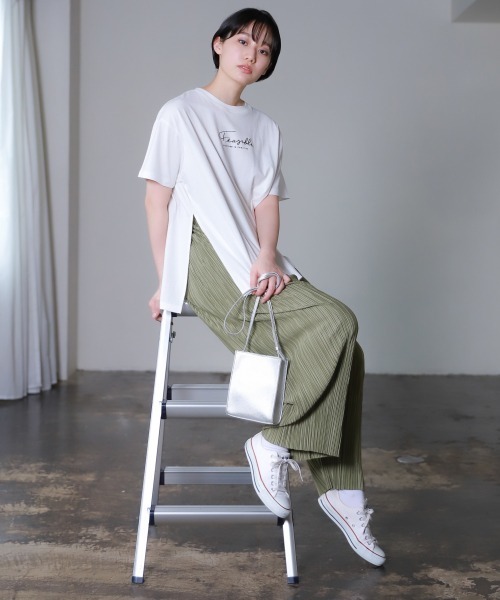 PAGEBOY（ページボーイ）の「サイドスリットロゴTシャツ（Tシャツ/カットソー・レディース・ブラック/オフホワイト/イエロー系その他・FREE）」の12枚目の写真