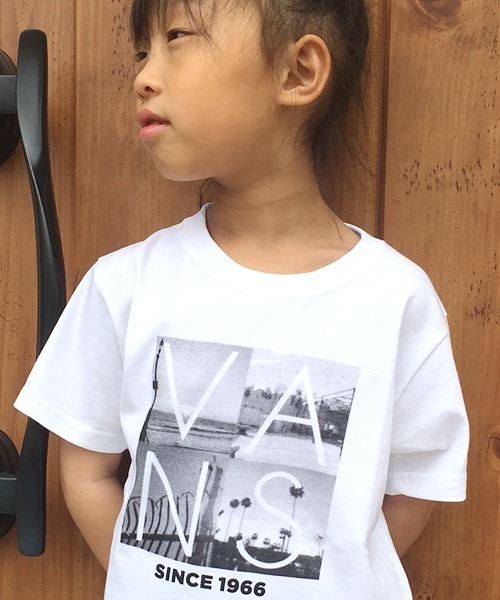 VANS（バンズ）の「VANS/ヴァンズ California  Photo Boys SS TEE 半袖Tシャツ（Tシャツ/カットソー・キッズ・ホワイト/ホワイト系その他・110/130/150）」の2枚目の写真