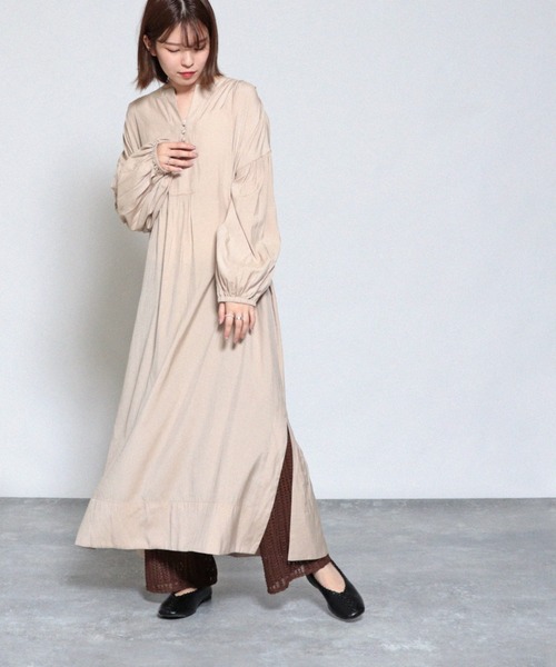cheek(チーク)の「くるみボタンカフタンワンピース(ワンピース)」|グレー系その他