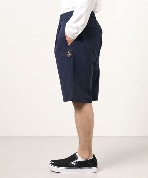 Mr. BATHING APE（ミスターベイシングエイプ）の「STRETCH EASY MILITARY SHORTS M（その他パンツ・メンズ・ネイビー・SMALL/MEDIUM/LARGE/X-LARGE）」の2枚目の写真