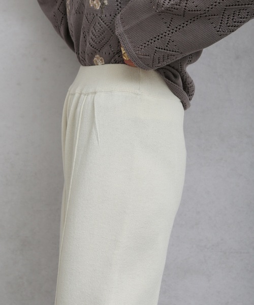 ap retro（アプレトロ）の「センタータックスリットニットパンツ【ZOZO限定アイテム】（その他パンツ・レディース・ブラック/ベージュ/ライトグリーン/アイボリー・FREE）」の19枚目の写真