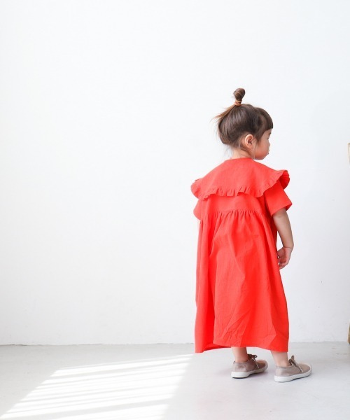 LOWRYS FARM（ローリーズファーム）の「コットンフリルカラーワンピース　946345（ワンピース・キッズ・オレンジ/ブラック/ブルー・130/150/110/140/120）」の10枚目の写真