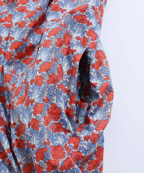 l'atelier du savon(アトリエドサボン)の「liberty clementina オーバーチャイナドレス(ワンピース・レディース・ブルー/グリーン・FREE)」の6枚目の写真