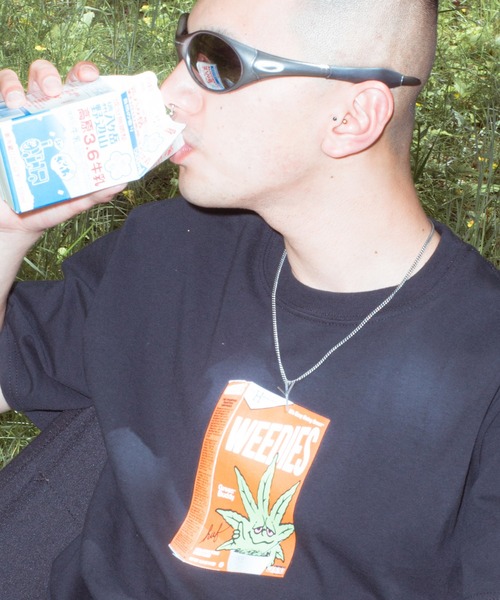 HUF(ハフ)の「JUNK FOOD WEEDIE S/S TEE HUF ハフ Tシャツ(Tシャツ/カットソー・メンズ・ブラック/ホワイト・S/M/L/XL/XXL)」の4枚目の写真