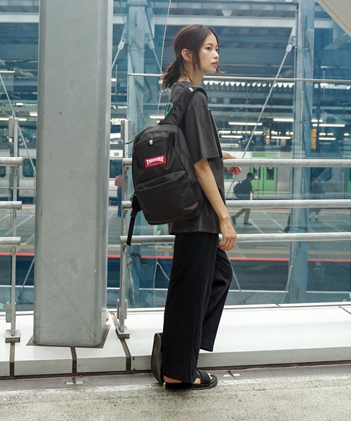 THRASHER（スラッシャー）の「HOMETOWN BACKPACK S 16L/スラッシャーバッグパックリュックサック（バックパック/リュック・メンズ・ブラック×ホワイト/ブラック×レッド・FREE）」の16枚目の写真