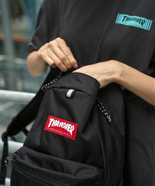 THRASHER（スラッシャー）の「HOMETOWN BACKPACK S 16L/スラッシャーバッグパックリュックサック（バックパック/リュック・メンズ・ブラック×ホワイト/ブラック×レッド・FREE）」の20枚目の写真