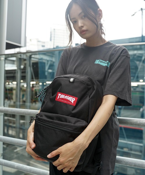 THRASHER（スラッシャー）の「HOMETOWN BACKPACK S 16L/スラッシャーバッグパックリュックサック（バックパック/リュック・メンズ・ブラック×ホワイト/ブラック×レッド・FREE）」の21枚目の写真
