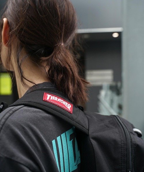THRASHER（スラッシャー）の「HOMETOWN BACKPACK S 16L/スラッシャーバッグパックリュックサック（バックパック/リュック・メンズ・ブラック×ホワイト/ブラック×レッド・FREE）」の22枚目の写真