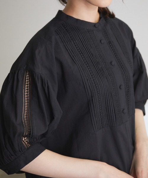 vis-`a-vis（ビサビ）の「【WEB限定】ピンタック＆レースで主役級。コットンチュニック（シャツ/ブラウス・レディース・ブラック/ホワイト/ベージュ/ライトグリーン/カーキ・FREE）」の20枚目の写真