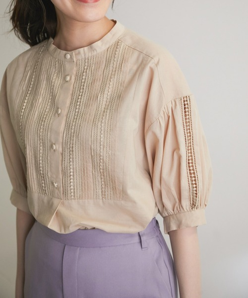 vis-`a-vis（ビサビ）の「【WEB限定】ピンタック＆レースで主役級。コットンチュニック（シャツ/ブラウス・レディース・ブラック/ホワイト/ベージュ/ライトグリーン/カーキ・FREE）」の12枚目の写真