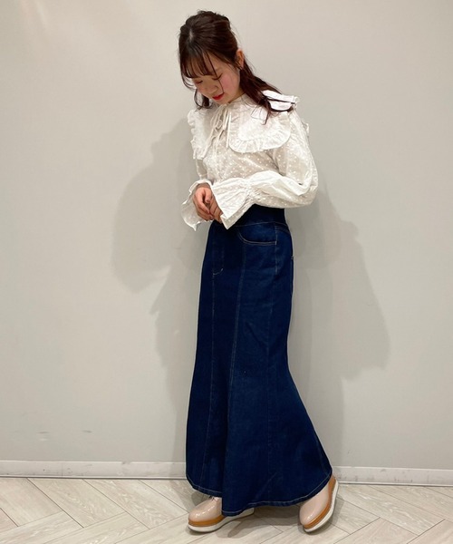 one after another NICE CLAUP（ワンアフターアナザーナイスクラップ）の「マーメイドデニムマキシスカート（スカート・レディース・オフホワイト/インディゴブルー/ブルー・FREE）」の19枚目の写真