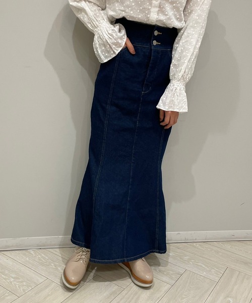 one after another NICE CLAUP（ワンアフターアナザーナイスクラップ）の「マーメイドデニムマキシスカート（スカート・レディース・オフホワイト/インディゴブルー/ブルー・FREE）」の14枚目の写真
