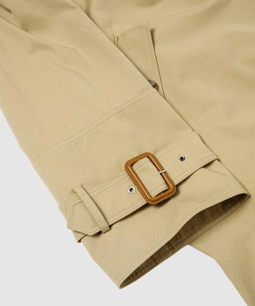 JW Anderson（ジェイダブリューアンダーソン）の「CURVED HEM A-LINE TRENCH COAT（トレンチコート・レディース・ベージュ系その他・S）」の3枚目の写真