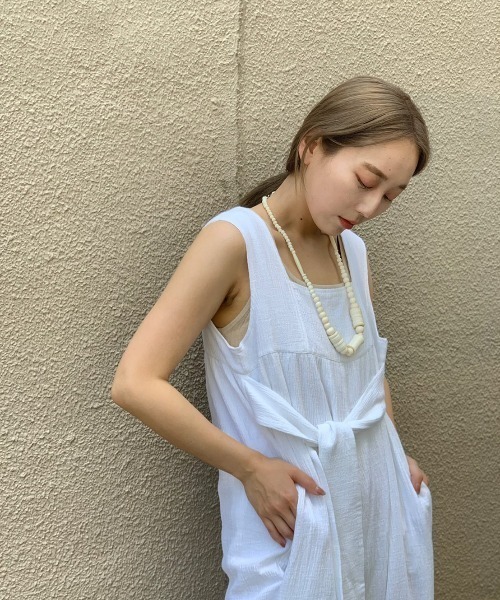 Kastane(カスタネ)の「BACKリボンイージーサロペット(サロペット/オーバーオール・レディース・ブラック/アイボリー/グリーン系その他・1/2)」の8枚目の写真