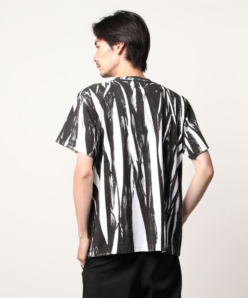 JOHN LAWRENCE SULLIVAN(ジョンローレンスサリバン)の「WRINKLE PRINT T-SHIRT(Tシャツ/カットソー・メンズ・ブラック×ホワイト・SMALL/MEDIUM)」の3枚目の写真