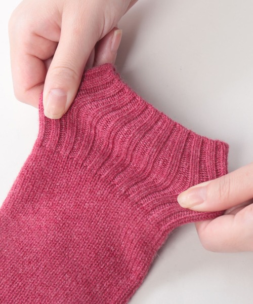 sankyo shokai（サンキョウショウカイ）の「指なし手袋アームウォーマーカシミヤ 100%（手袋・レディース・ライトグレー/ネイビー/レッド/ブルー/アイボリー/モカ・FREE）」の11枚目の写真