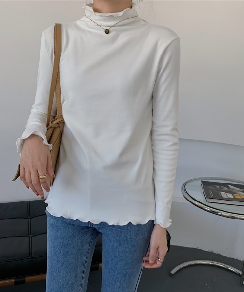 yuue' ( wear )(ユーイ)の「メローハイネックリブニット / モックネックニット(ニット/セーター・レディース・ホワイト/ブラック/ブラウン/ライトパープル・FREE)」の2枚目の写真