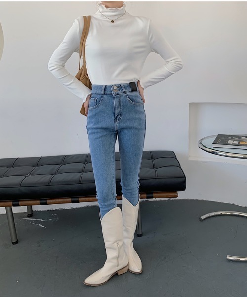 yuue' ( wear )(ユーイ)の「メローハイネックリブニット / モックネックニット(ニット/セーター・レディース・ホワイト/ブラック/ブラウン/ライトパープル・FREE)」の12枚目の写真