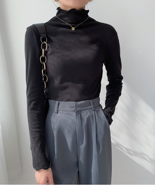 yuue' ( wear )(ユーイ)の「メローハイネックリブニット / モックネックニット(ニット/セーター・レディース・ホワイト/ブラック/ブラウン/ライトパープル・FREE)」の21枚目の写真