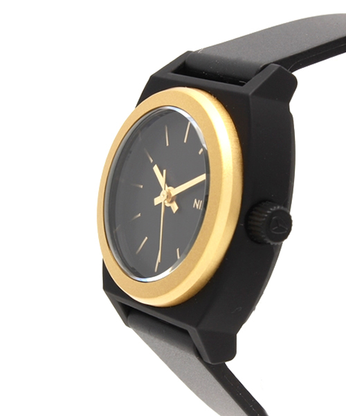 NIXON（ニクソン）の「THE SMALL TIME TELLER P（アナログ腕時計・レディース・ブラック×ゴールド・FREE）」の4枚目の写真