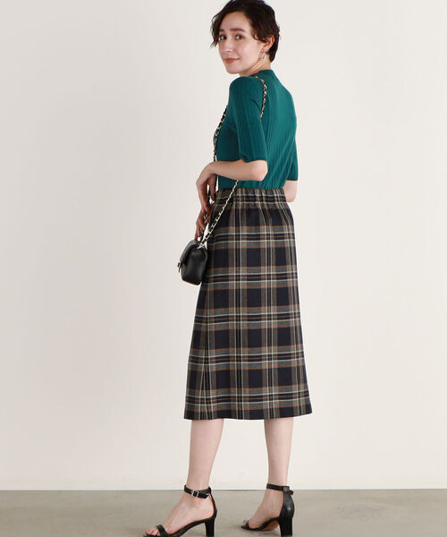 NOLLEY’S(ノーリーズ)の「ラップ風チェックウォッシャブルスカート(スカート・レディース・ベージュ系その他/ブルー系その他7・38/36)」の17枚目の写真