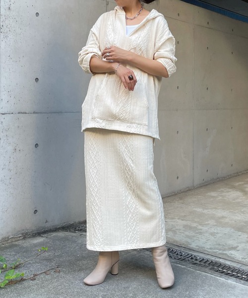 DouDou（ドゥドゥ）の「ケーブル編みSET フーディー＋タイトスカート 