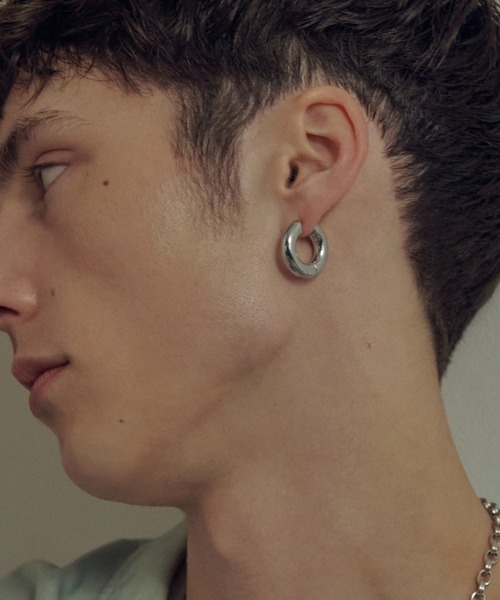 GOLDY(ゴールディ)の「スィック フープ ワンタッチ ピアス(ピアス(両耳用)・レディース・シルバー/その他1/ゴールド・FREE)」の2枚目の写真