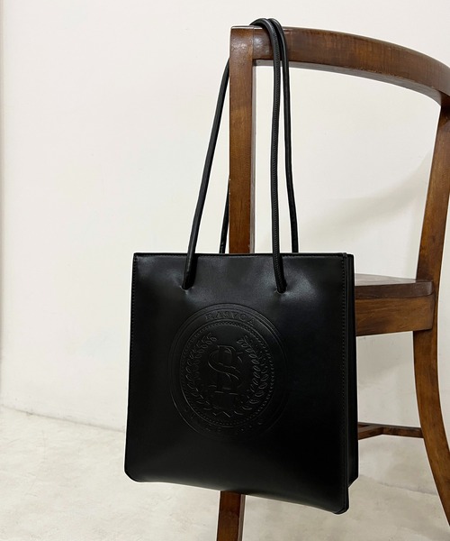 RASVOA（ラスボア）の「エンボスロゴトート（トートバッグ・レディース・ブラック・FREE）」の3枚目の写真