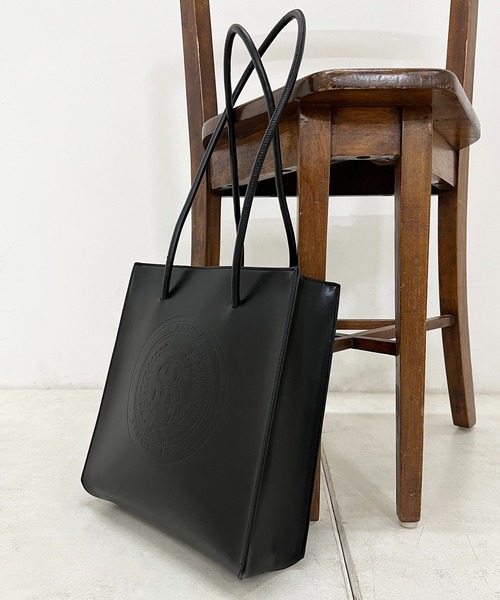 RASVOA（ラスボア）の「エンボスロゴトート（トートバッグ・レディース・ブラック・FREE）」の4枚目の写真