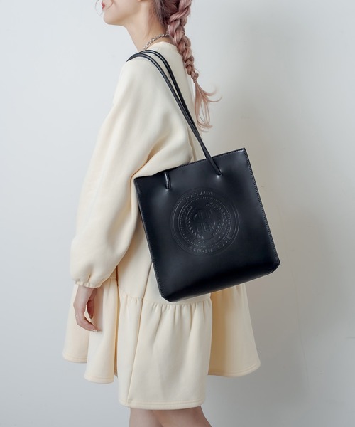 RASVOA（ラスボア）の「エンボスロゴトート（トートバッグ・レディース・ブラック・FREE）」の13枚目の写真