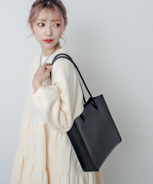 RASVOA（ラスボア）の「エンボスロゴトート（トートバッグ・レディース・ブラック・FREE）」の11枚目の写真