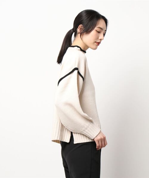 White Collection（ホワイトコレクション）の「2021AW 配色リンキングハイネックニット（ニット/セーター・レディース・ブラック/ベージュ/ブラウン/オフホワイト・FREE）」の10枚目の写真