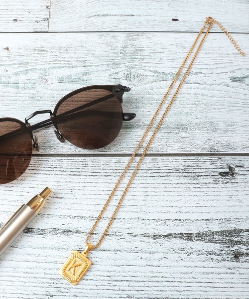 Ree&Mee(リーアンドミー)の「Ree&Mee ステンレス イニシャル スクエア ネックレス 男女兼用 ユニセックス(ネックレス・メンズ・A/H/J/K/L/M/N/R/S/T/Y/F/E/C/I・FREE)」の8枚目の写真