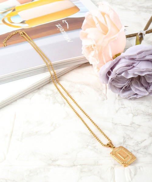 Ree&Mee(リーアンドミー)の「Ree&Mee ステンレス イニシャル スクエア ネックレス 男女兼用 ユニセックス(ネックレス・メンズ・A/H/J/K/L/M/N/R/S/T/Y/F/E/C/I・FREE)」の9枚目の写真