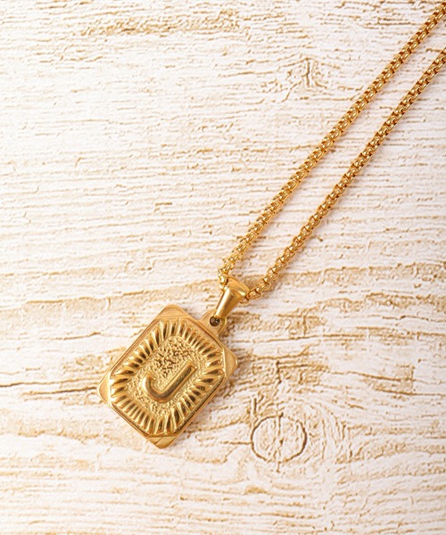 Ree&Mee(リーアンドミー)の「Ree&Mee ステンレス イニシャル スクエア ネックレス 男女兼用 ユニセックス(ネックレス・メンズ・A/H/J/K/L/M/N/R/S/T/Y/F/E/C/I・FREE)」の16枚目の写真